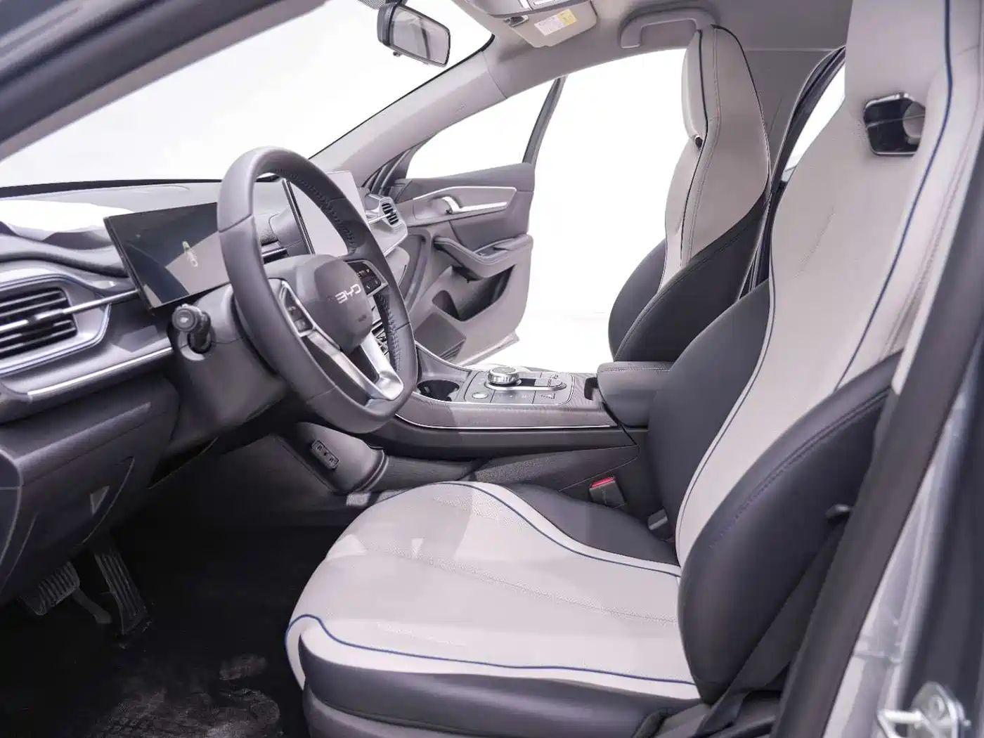 BYD Destroyer 05 2024 Glory Edition DM-i 55KM Luxury фото 14