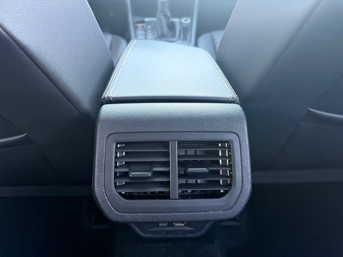 Volkswagen Lavida 2021 1.5L Auto Comfort Edition фото 9