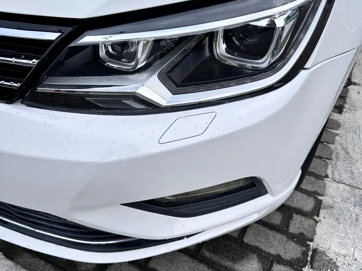 Volkswagen Lamando 2015 2015 330TSI DSG Comfort