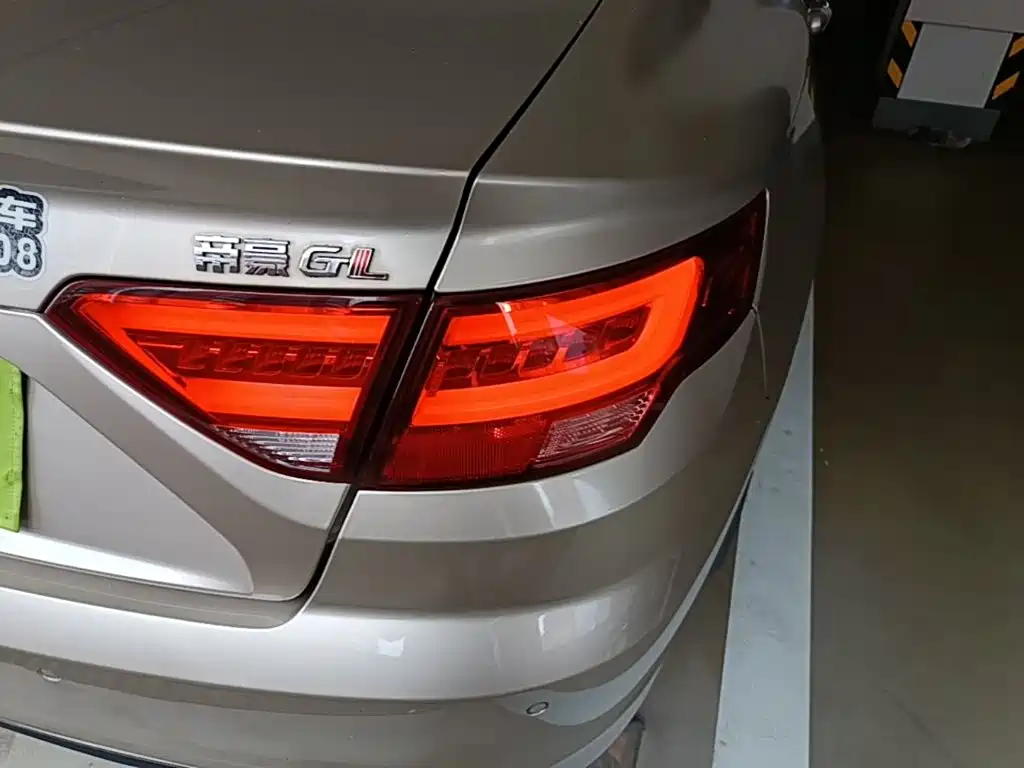 Фото 8 - Geely Emgrand GL