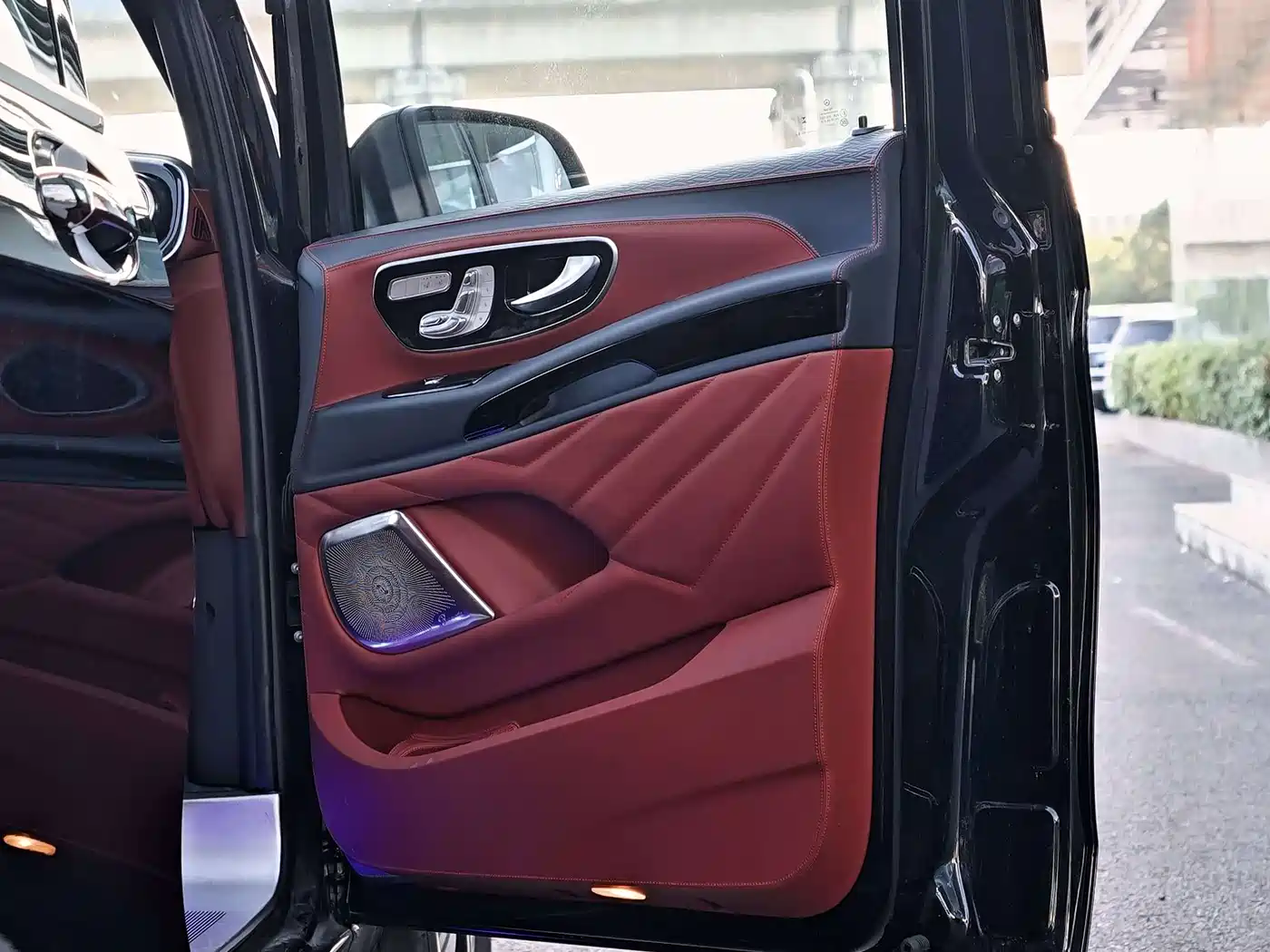 Mercedes-Benz Vito 2024 2.0T Elite Edition 7-Seater фото 8