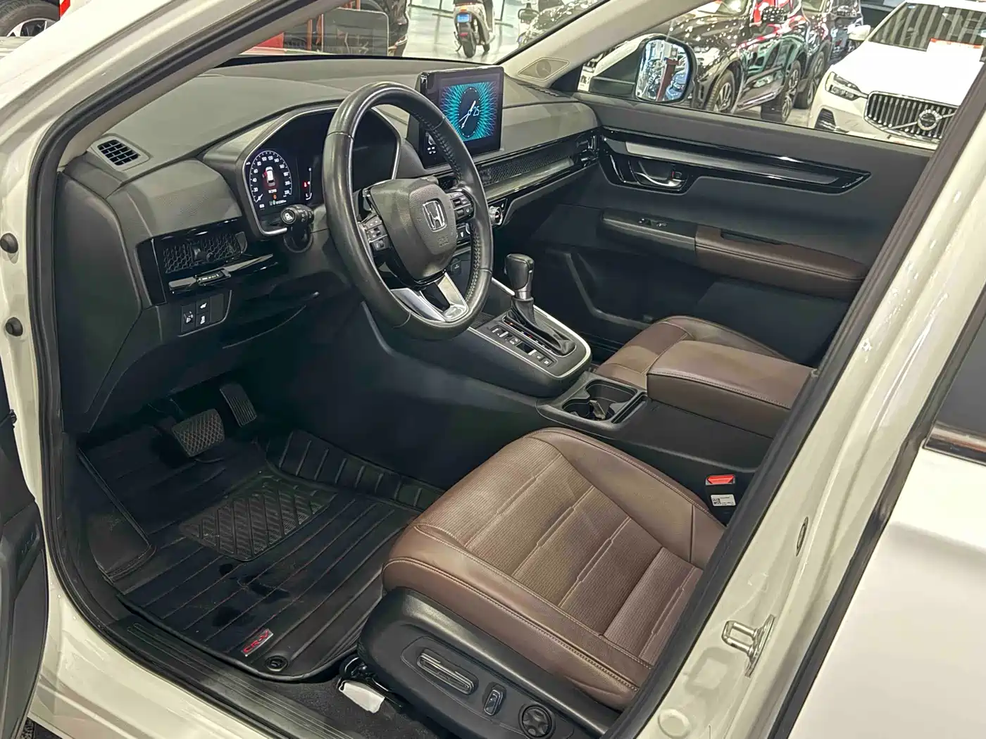 Фото 15 - Honda CR-V