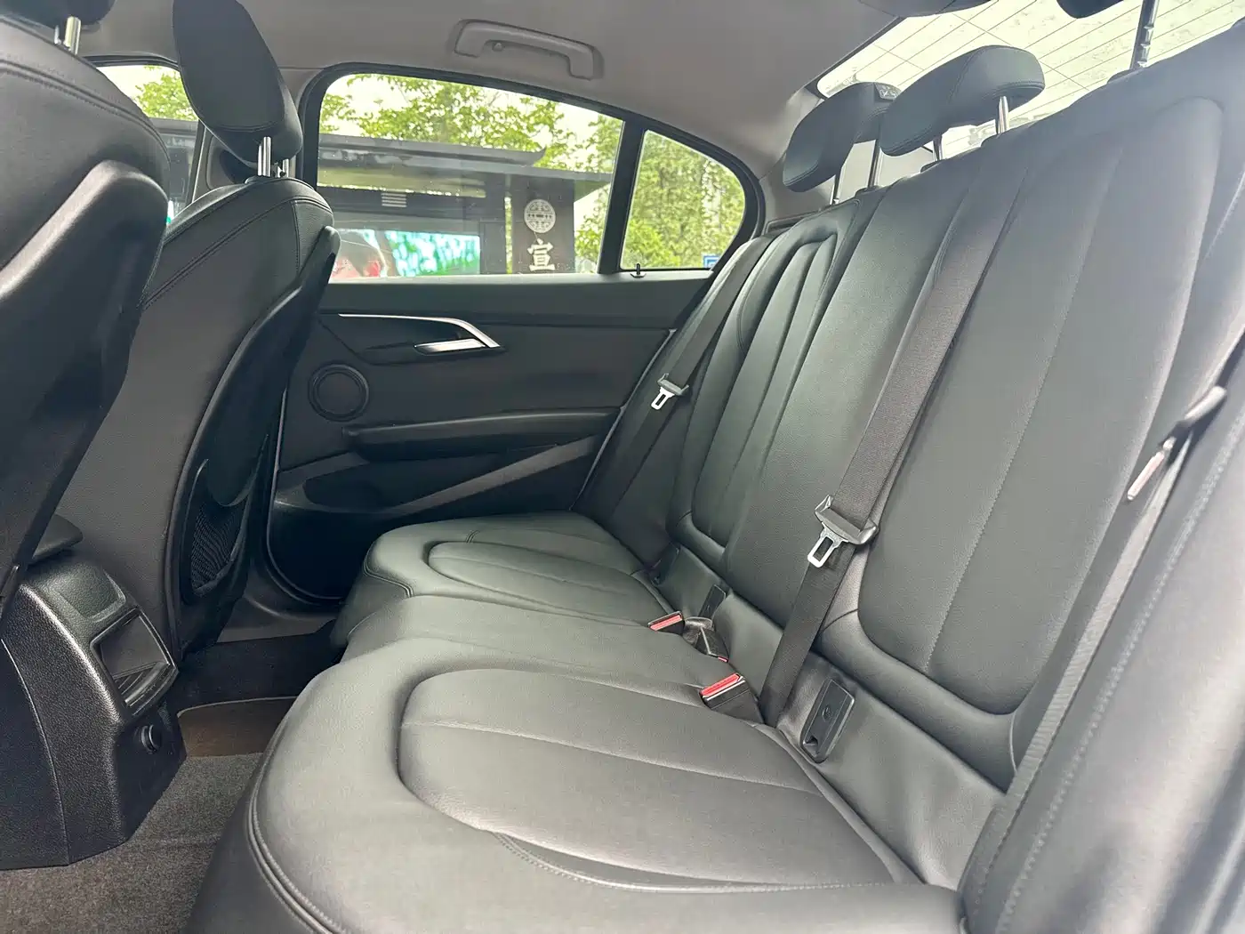 BMW 1 Series 2017 118i Sport фото 8