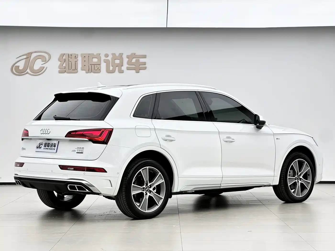 Audi Q5L 2022 45T Luxury Dynamic фото 12