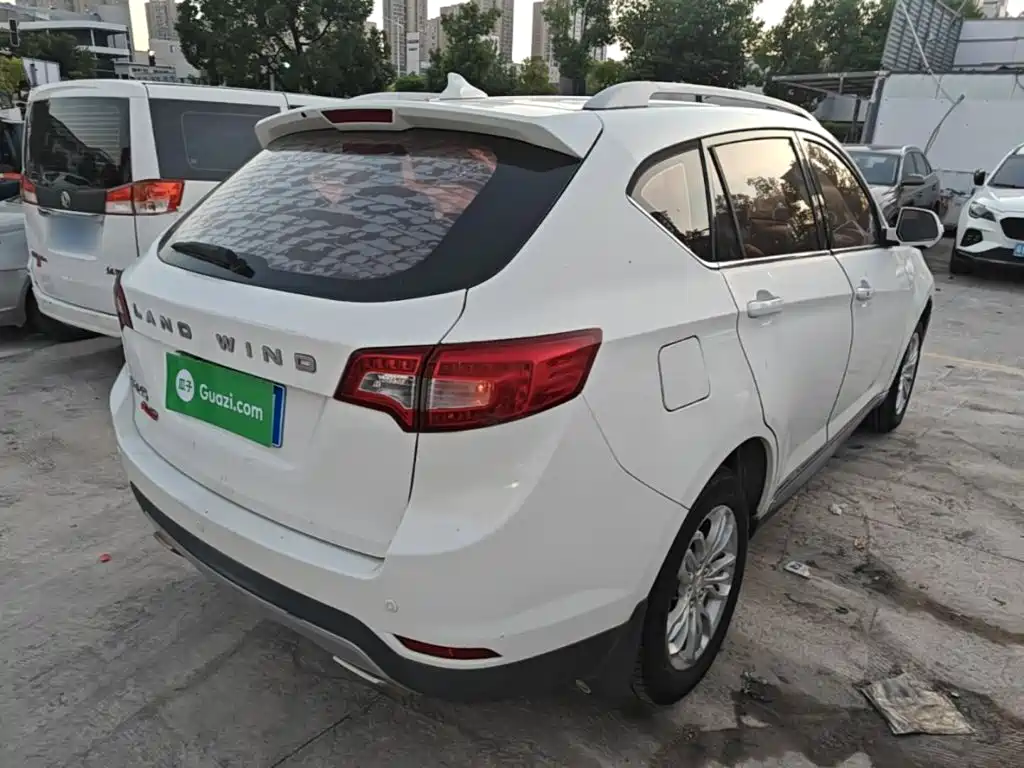 Landwind X5 2018 2016 Plus 1.5T CVT Pioneer Edition