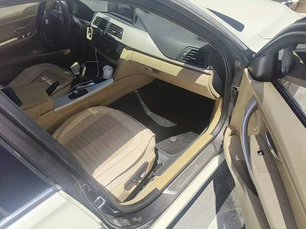 Photo 12 - BMW 3 Series