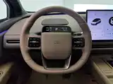 Фото 15 - Li Auto i6
