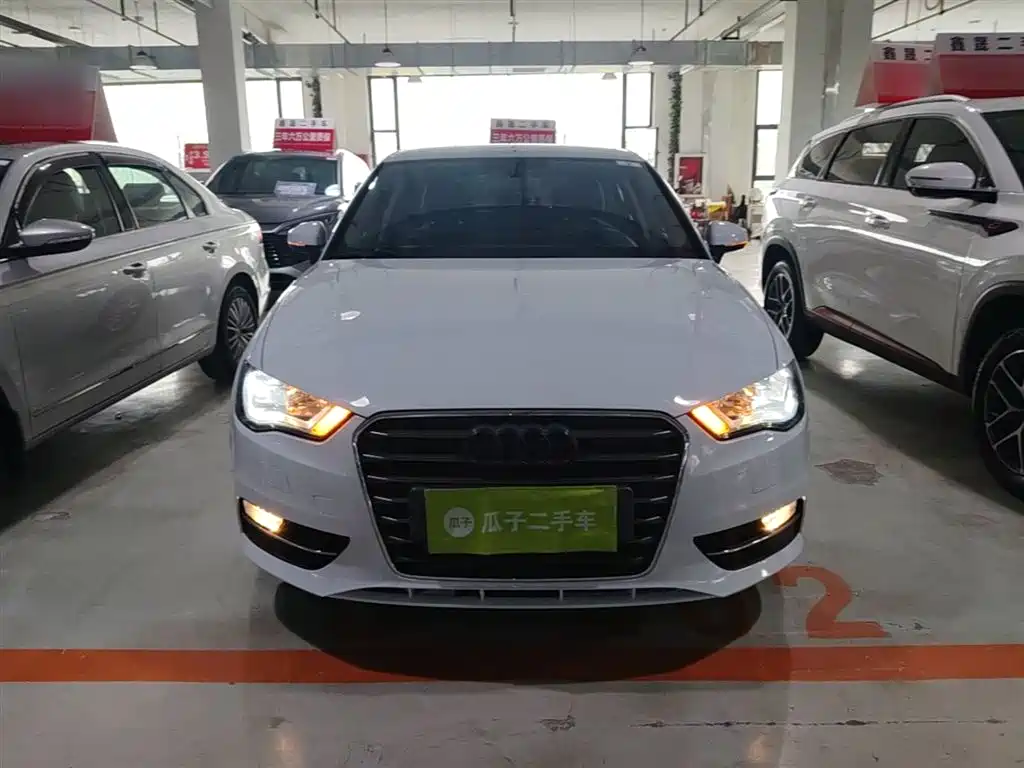 Audi A3 2014 Sportback 35 TFSI Automatic Progressive фото 3