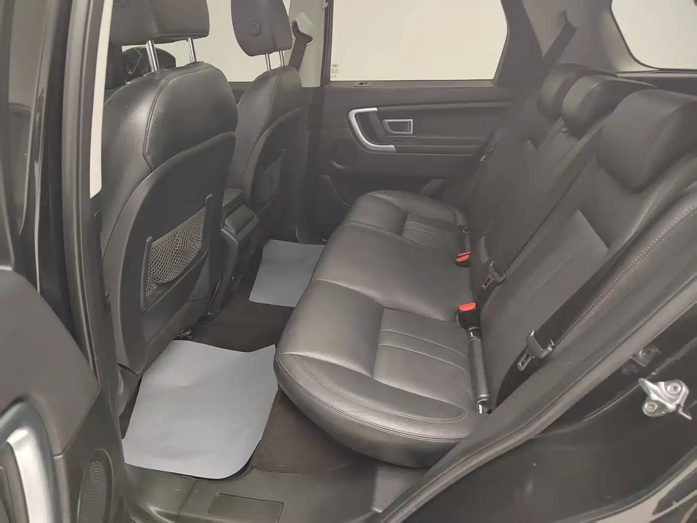 Land Rover Discovery Sport 2018 240PS SE Edition фото 12
