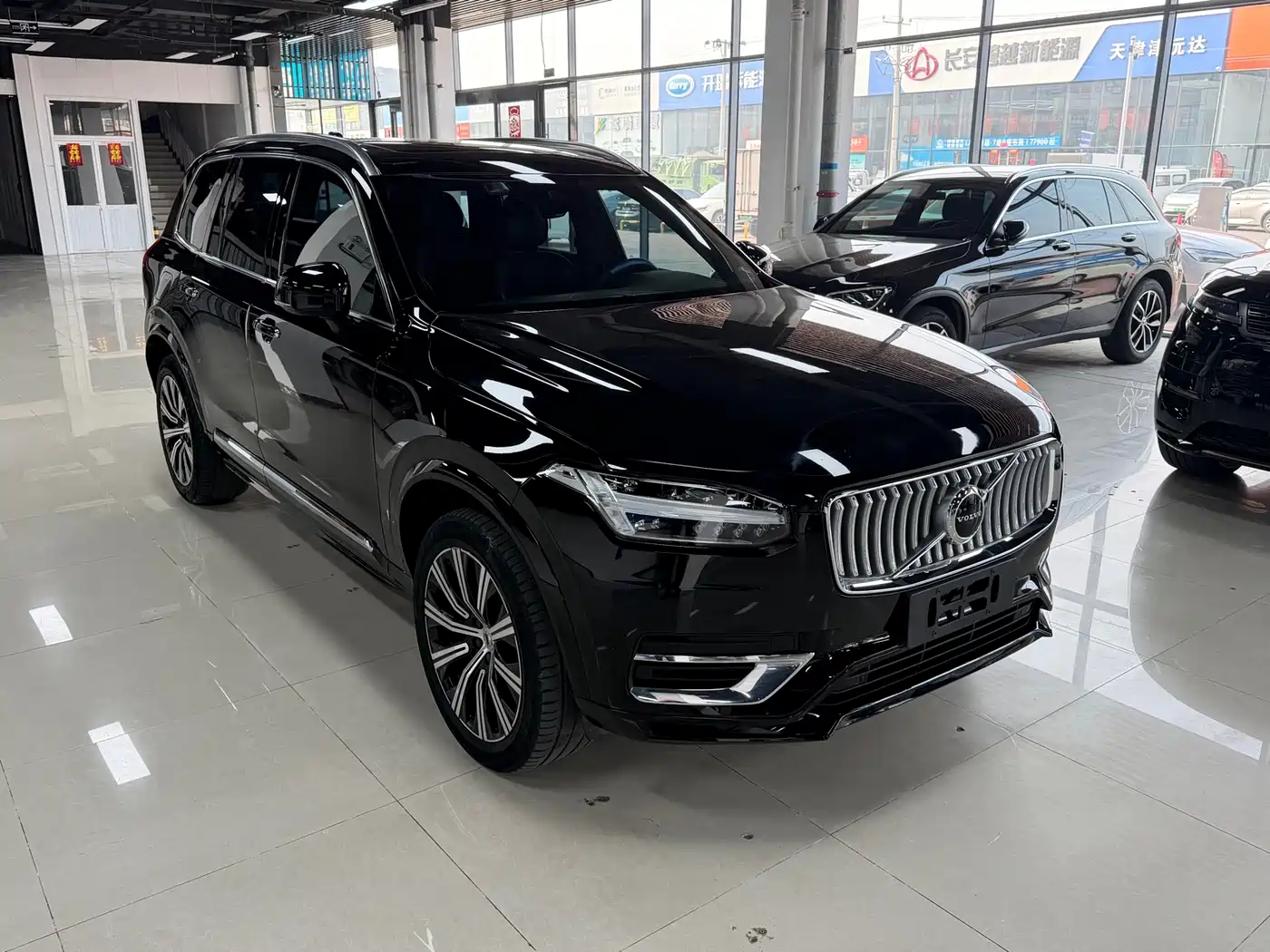 VOLVO XC90