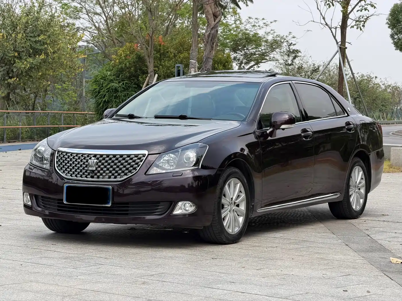 Toyota Crown 2011 2.5L Royal Leather Sunroof Special Edition