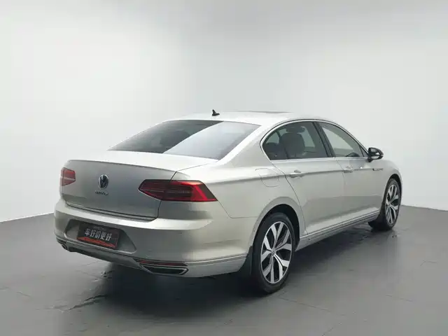 Volkswagen Magotan 2017 330TSI DSG Premium — фото 2