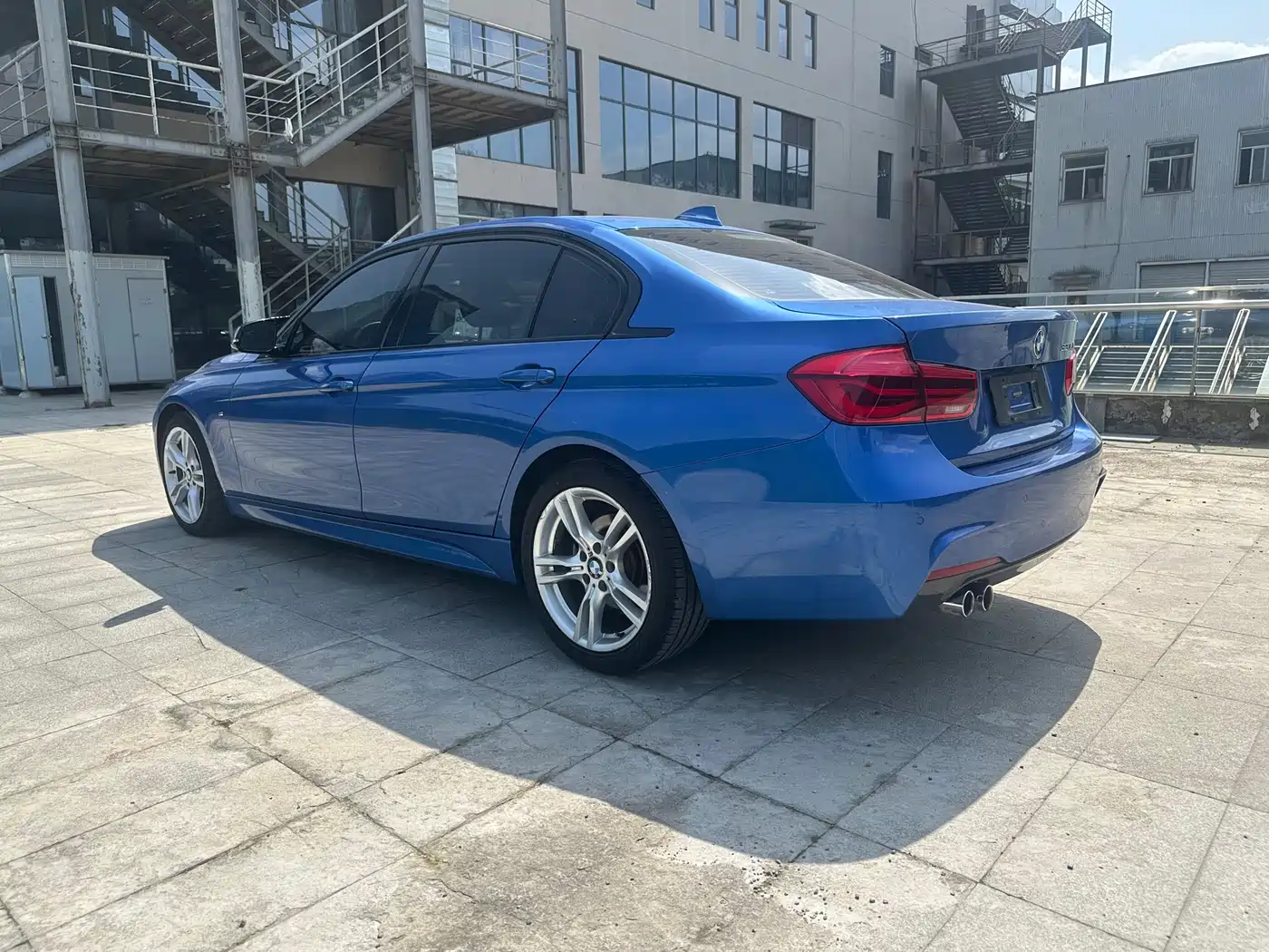 BMW 3 Series 2017 320Li M Sport фото 6