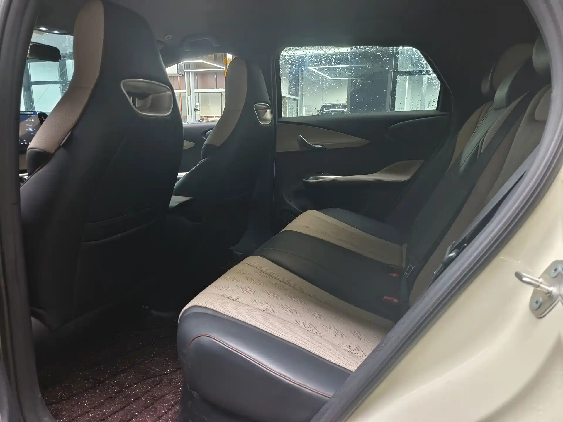 Фото 9 - BYD Dolphin
