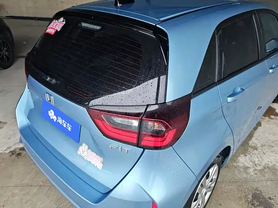 Фото 3 - Honda Fit