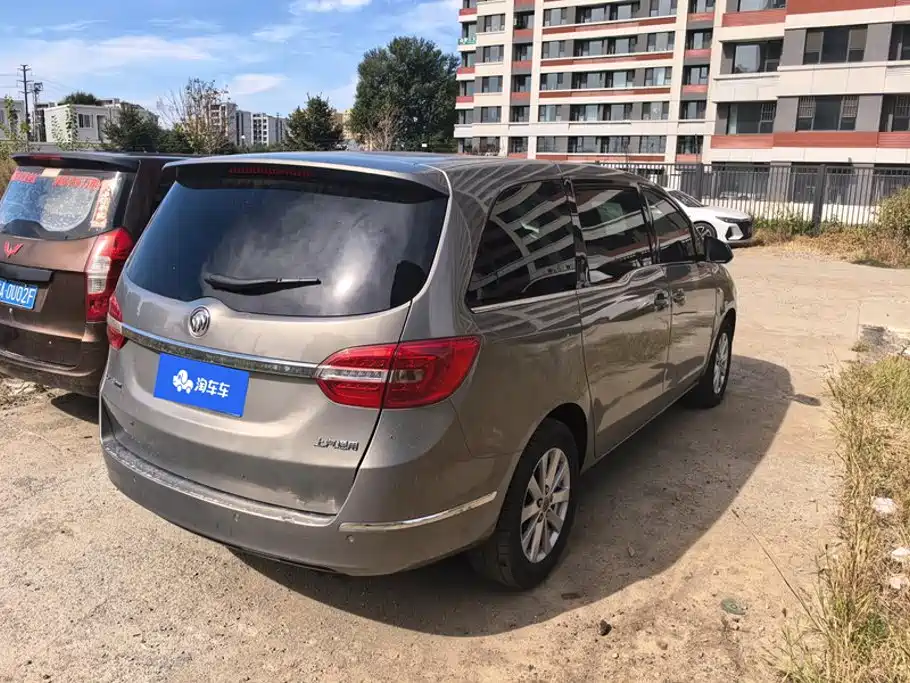 Photo 3 - Buick GL8