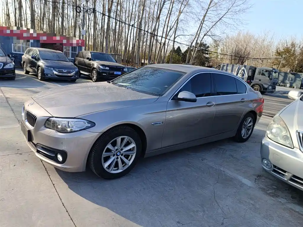 BMW 5 Series 2017 520Li Classic Edition фото 5