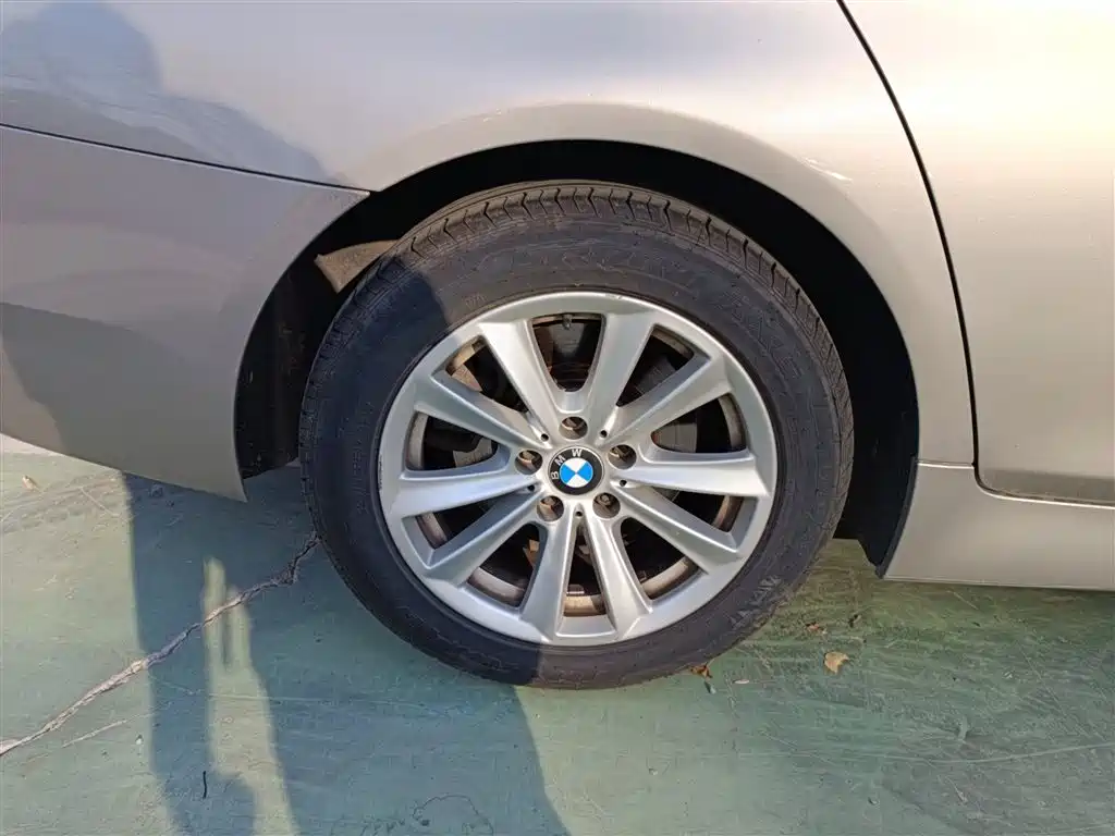 BMW 5 Series 2017 520Li Classic Edition фото 26