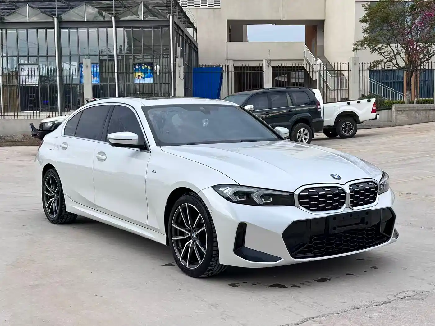 BMW 3 Series 2023 325Li M Sport Package фото 3