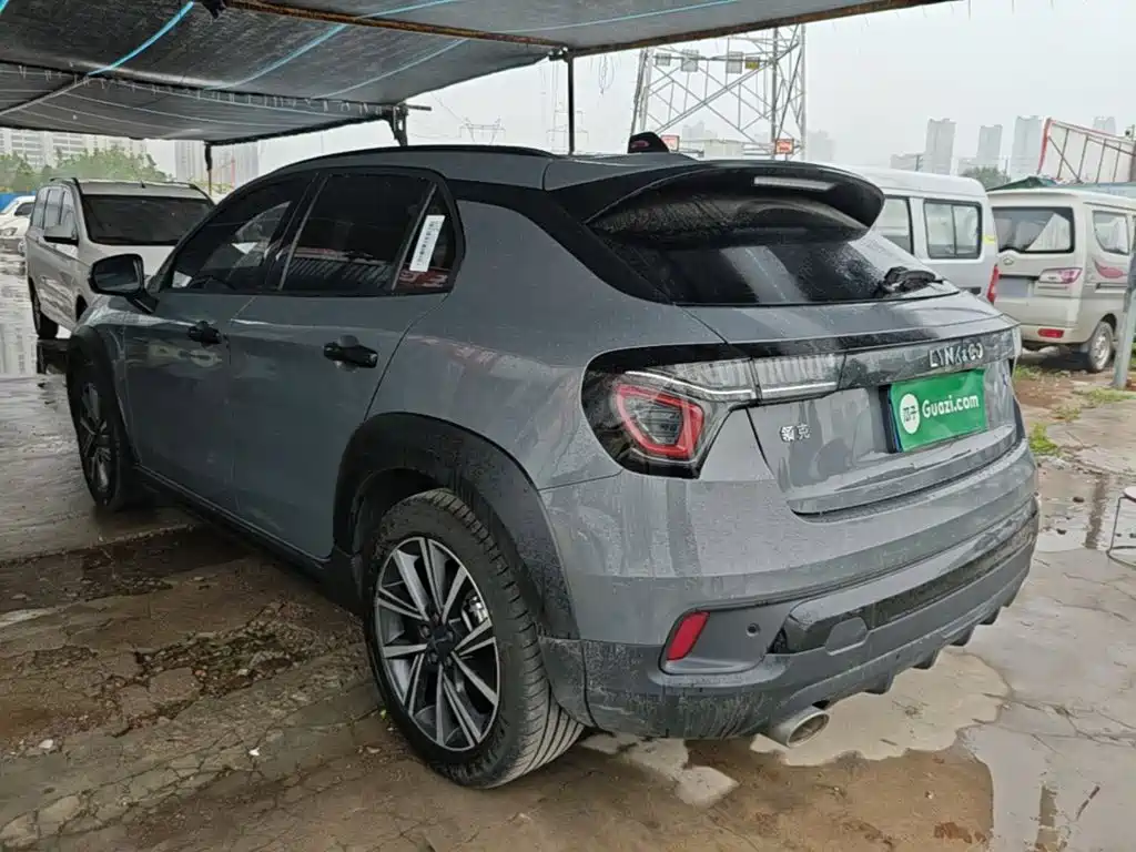 Фото 5 - Lynk & Co 02