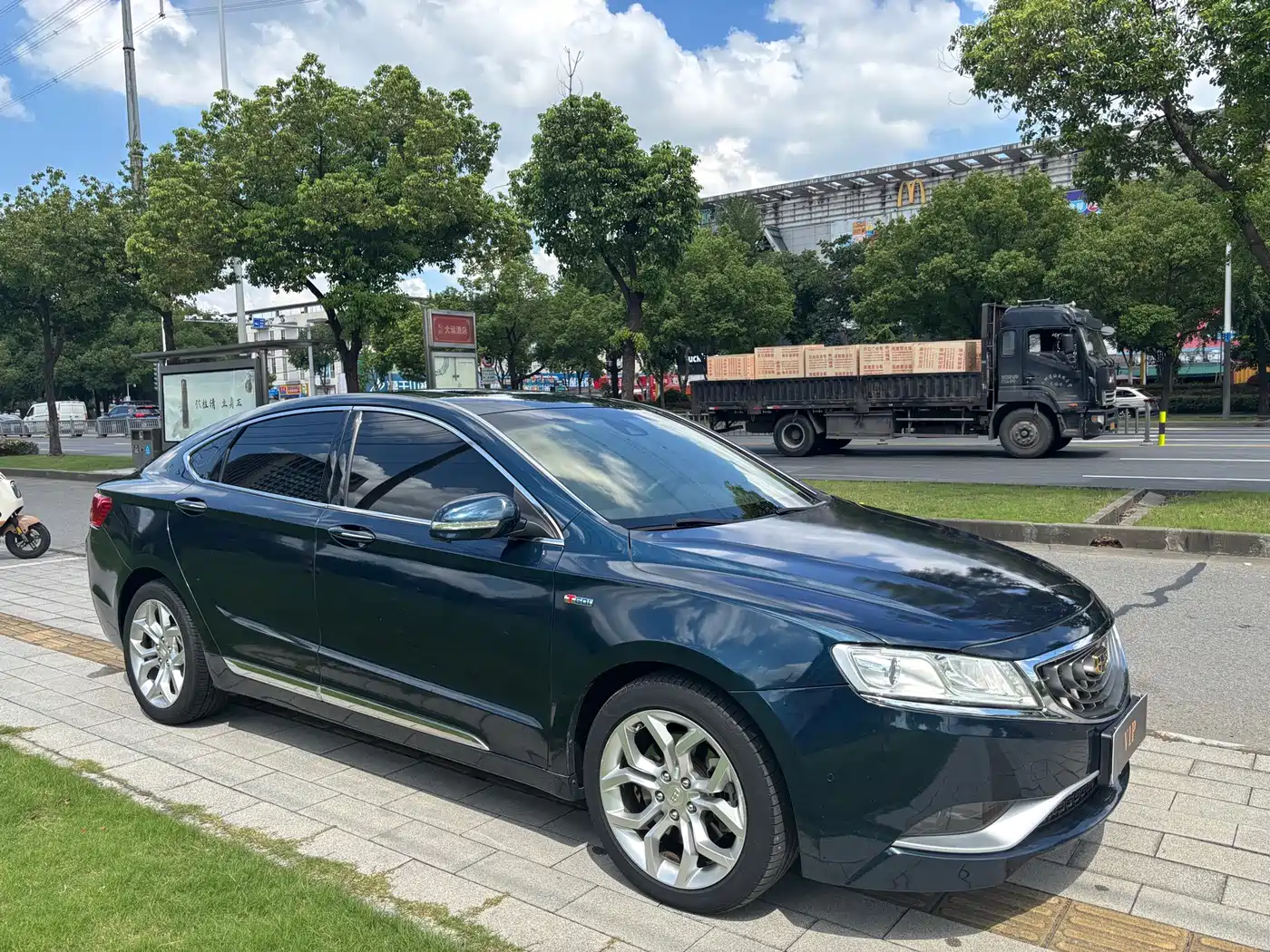 Фото 3 - Geely Borui