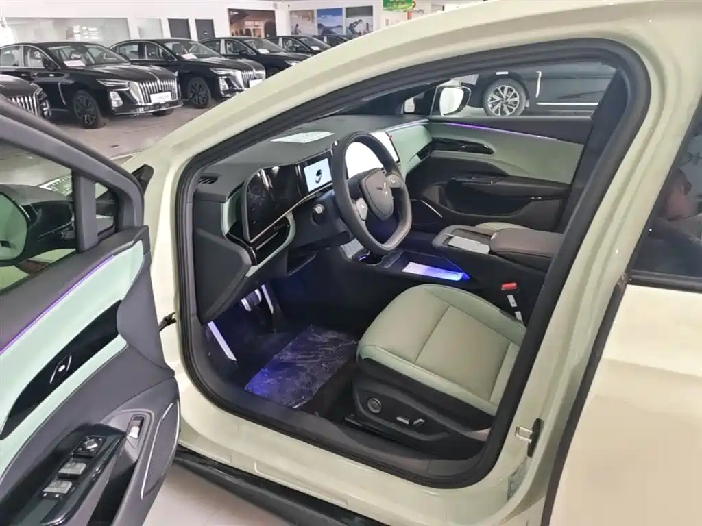 Hongqi EH7 2025 600 Smart Selection Edition фото 16