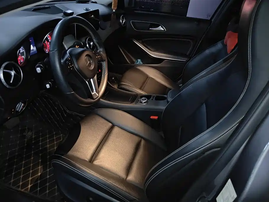 Mercedes-Benz GLA 2016 GLA 200 Dynamic фото 10