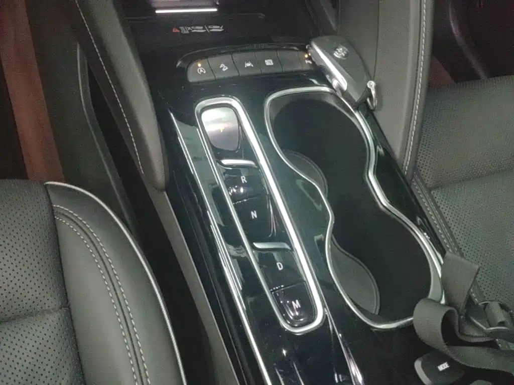 Photo 14 - Buick Envision Plus