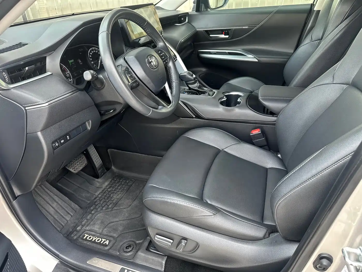 Toyota Venza 2024 2023 2.0L CVT FWD Luxury