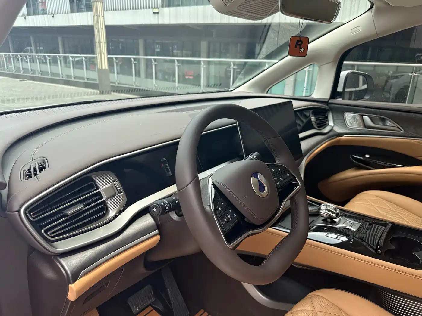 Denza D9 2024 EV 600 AWD Premium фото 8