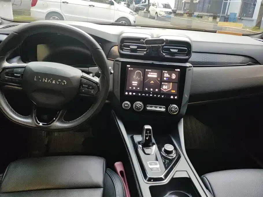 Lynk & Co 02 Hatchback 2022 2.0TD Pro фото 11