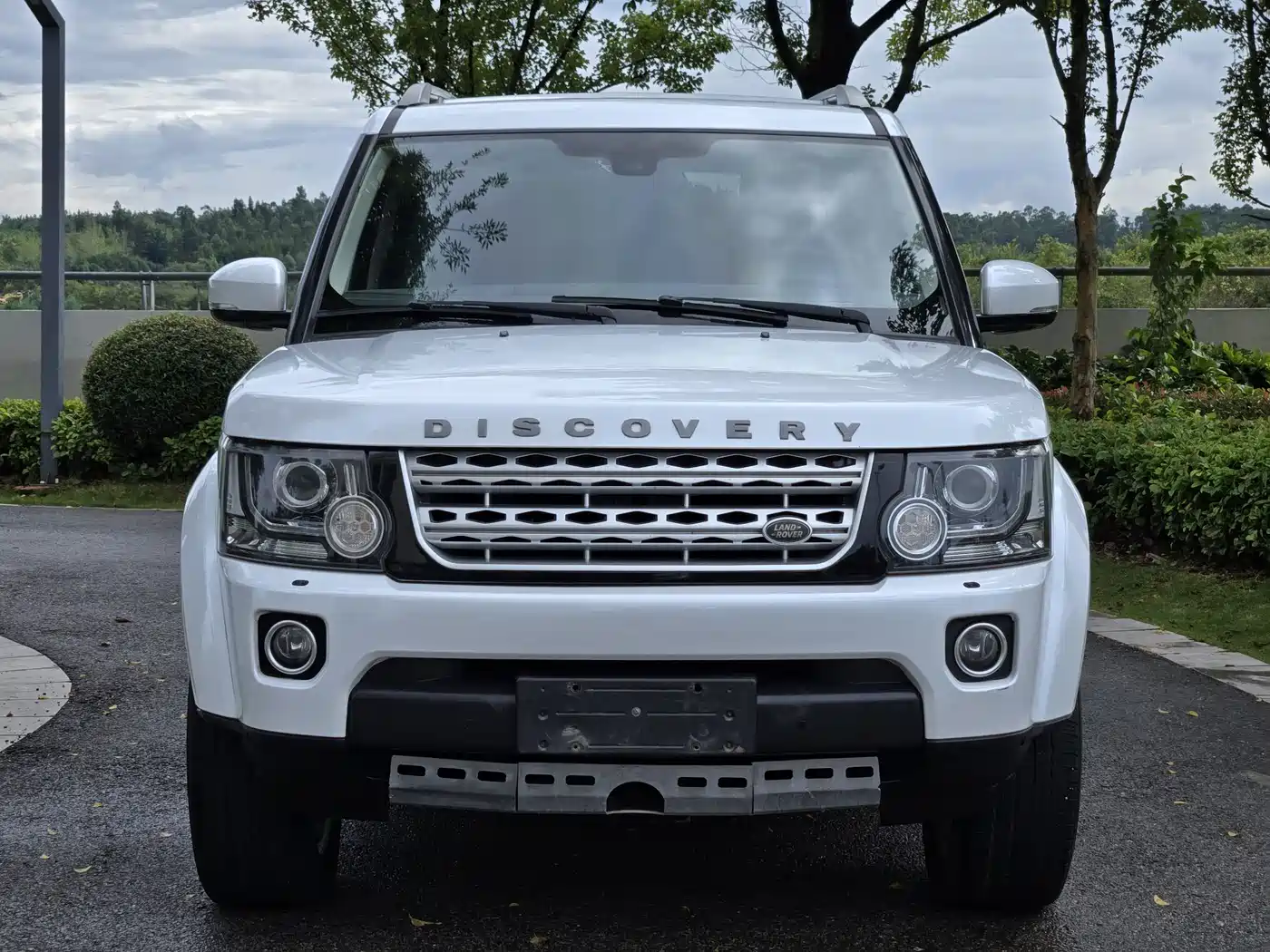 Land Rover Discovery 2015 3.0 SDV6 HSE Diesel фото 2