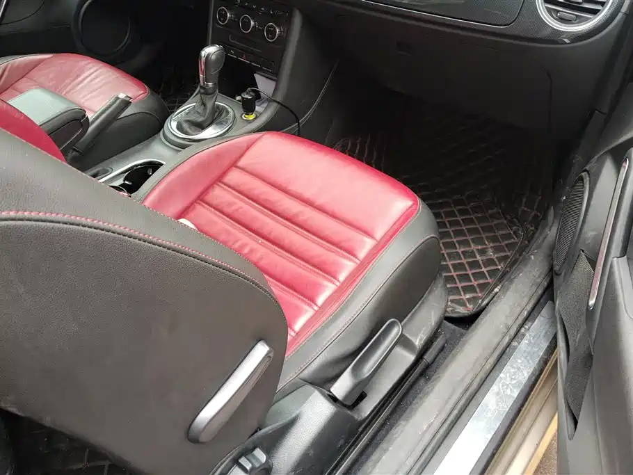 Volkswagen Beetle 2013 1.4TSI Luxury фото 8