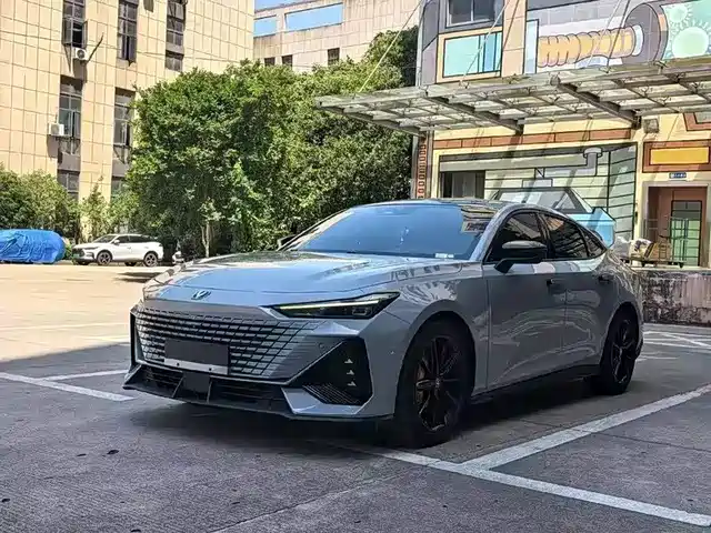 Changan UNI-V 1.5T, Премиум