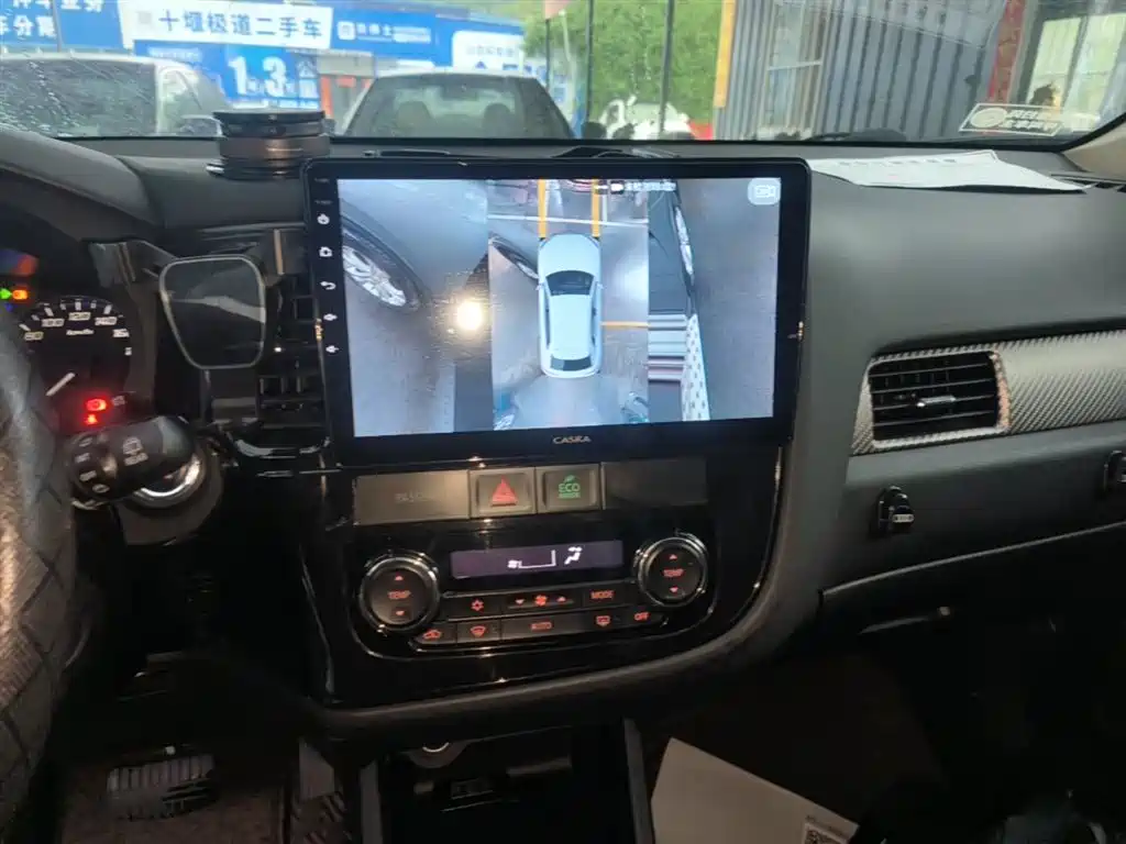 Mitsubishi Outlander (Import) 2014 2.4L 4WD Luxury Value Edition 7-seater фото 13