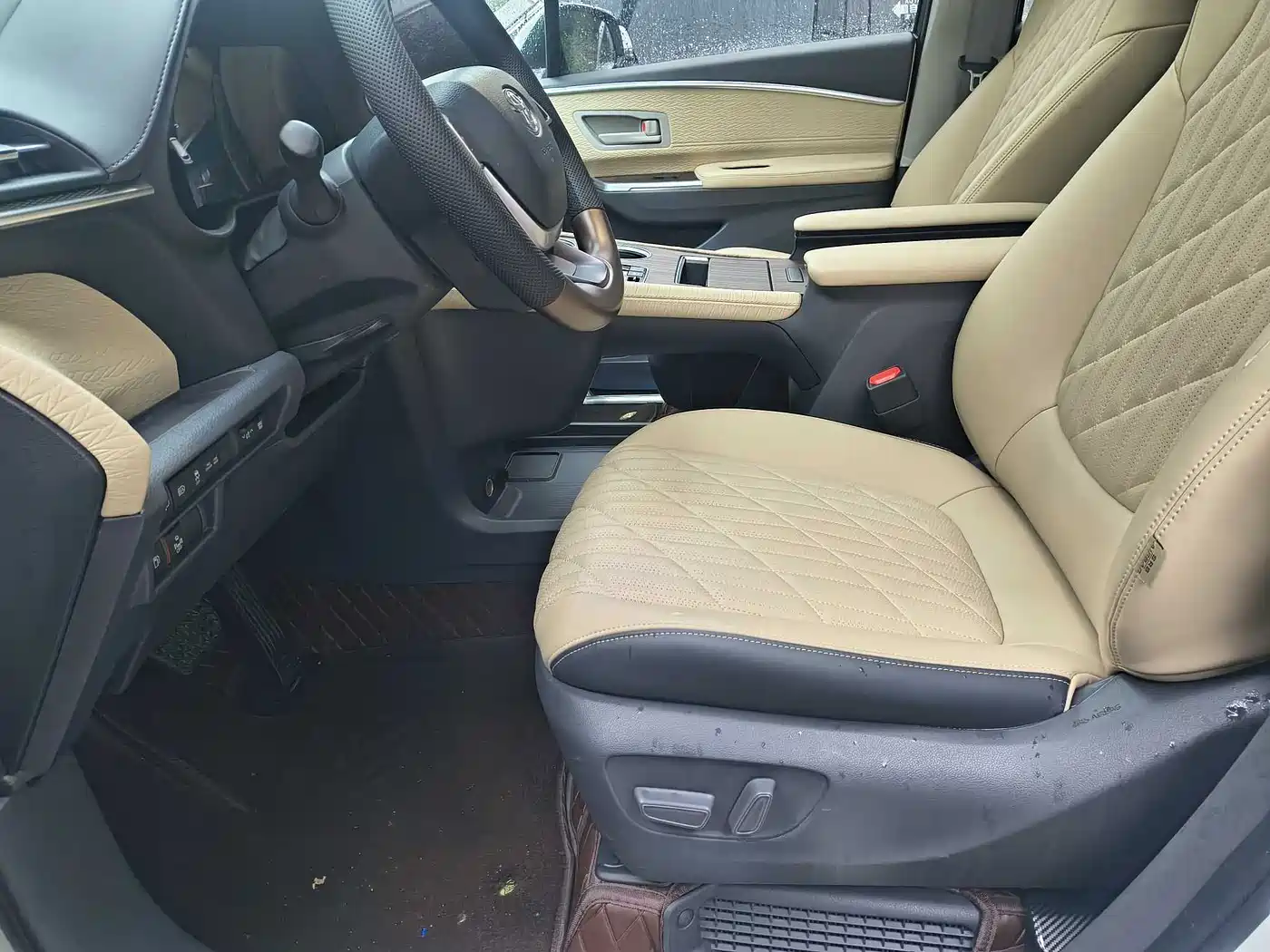 Toyota Sienna 2023 2.5L Hybrid Comfort Edition фото 14