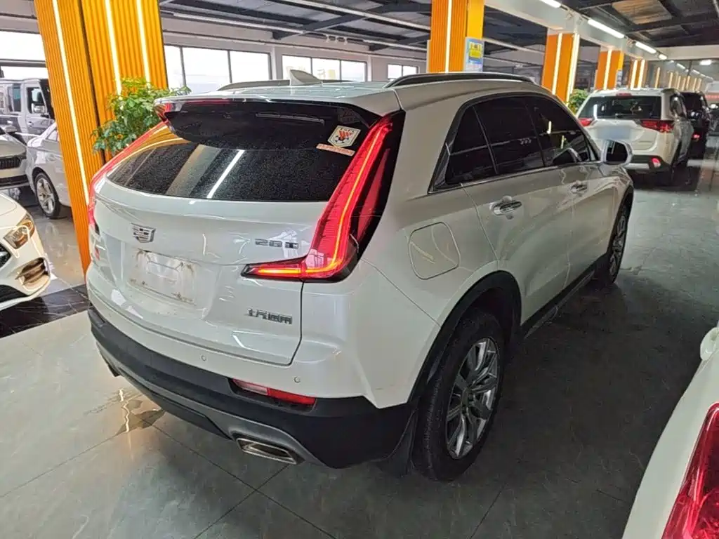 Cadillac XT4 2022 2021 28T FWD Premium Edition
