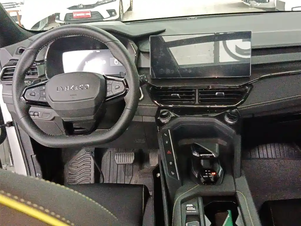 Lynk & Co 06 2023 Remix 1.5T Power Halo фото 10