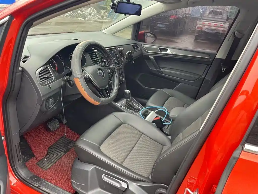 Volkswagen Golf Sportsvan 2018 230TSI Automatic Progressive фото 9