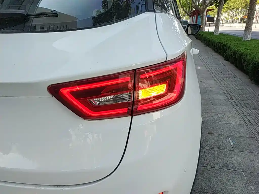 Zotye T300 2018 2017 1.5T CVT Executive