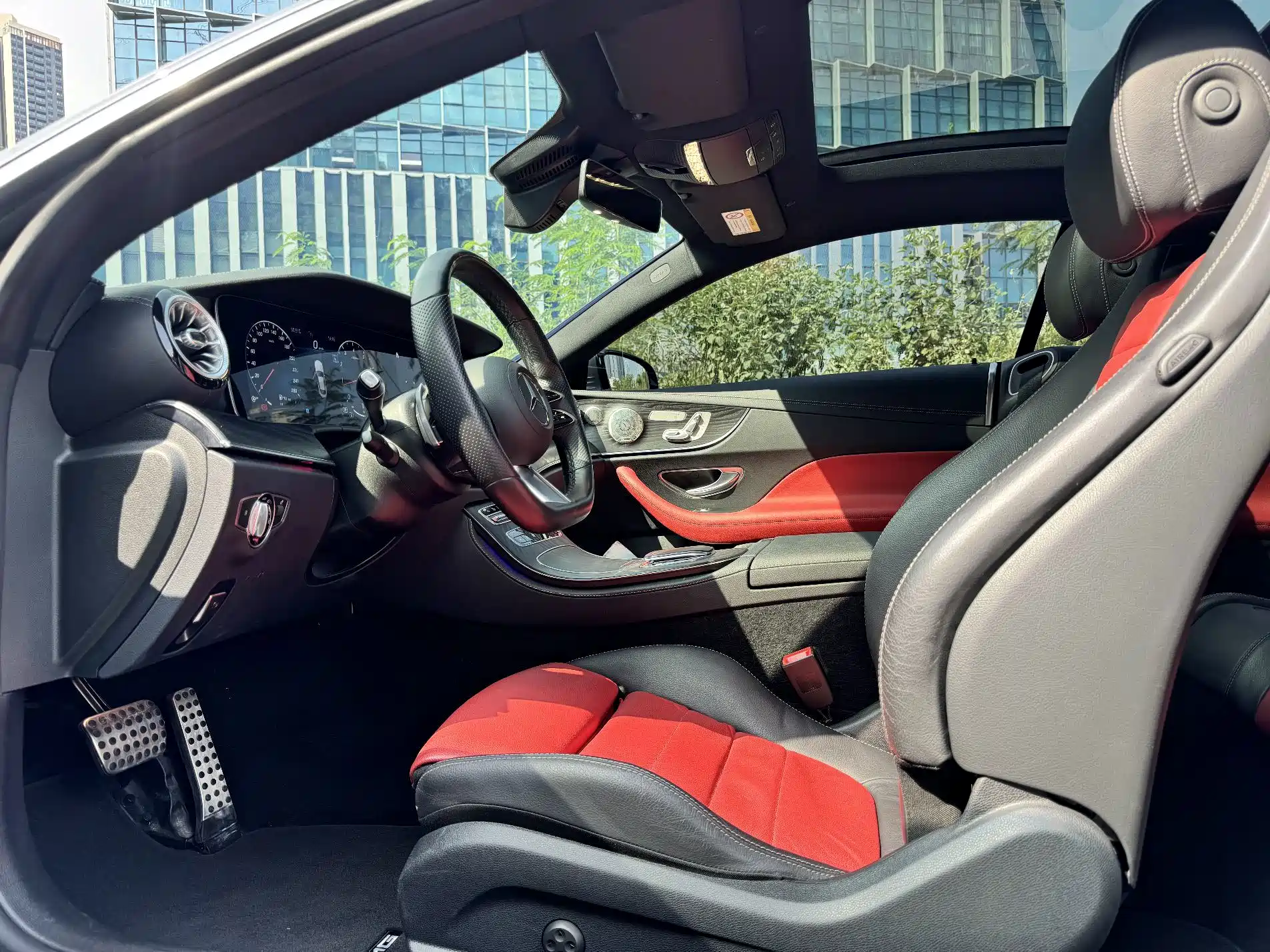 Фото 4 - Mercedes-Benz E-Class (Import)