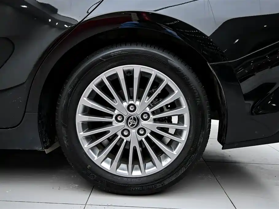 Toyota Camry 2024 2.0G Premium Edition фото 32