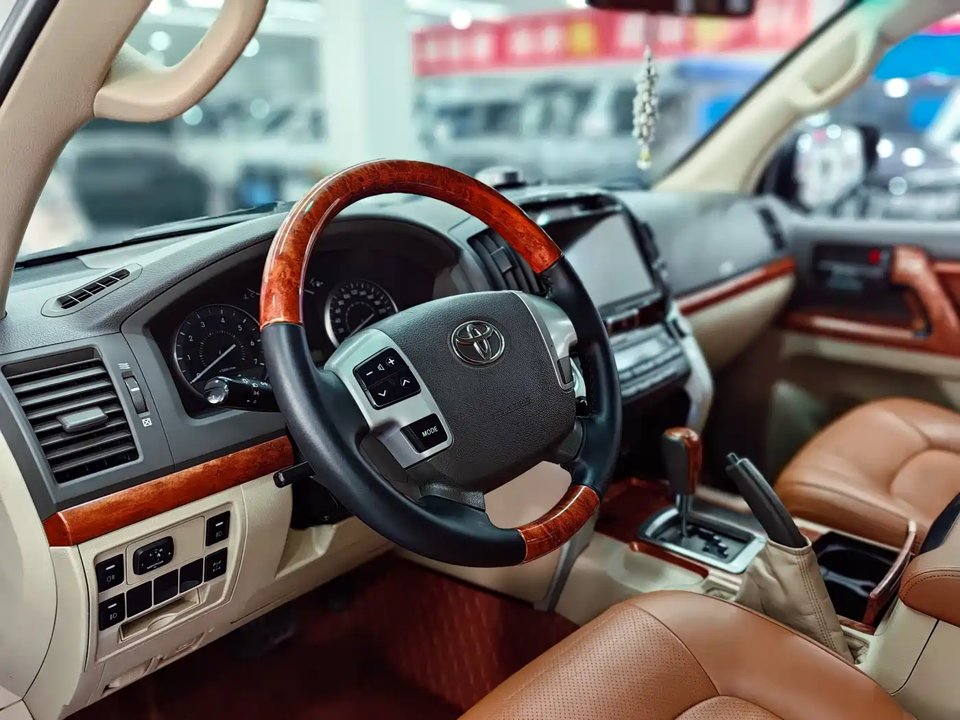 Toyota Land Cruiser (Import) фото 9