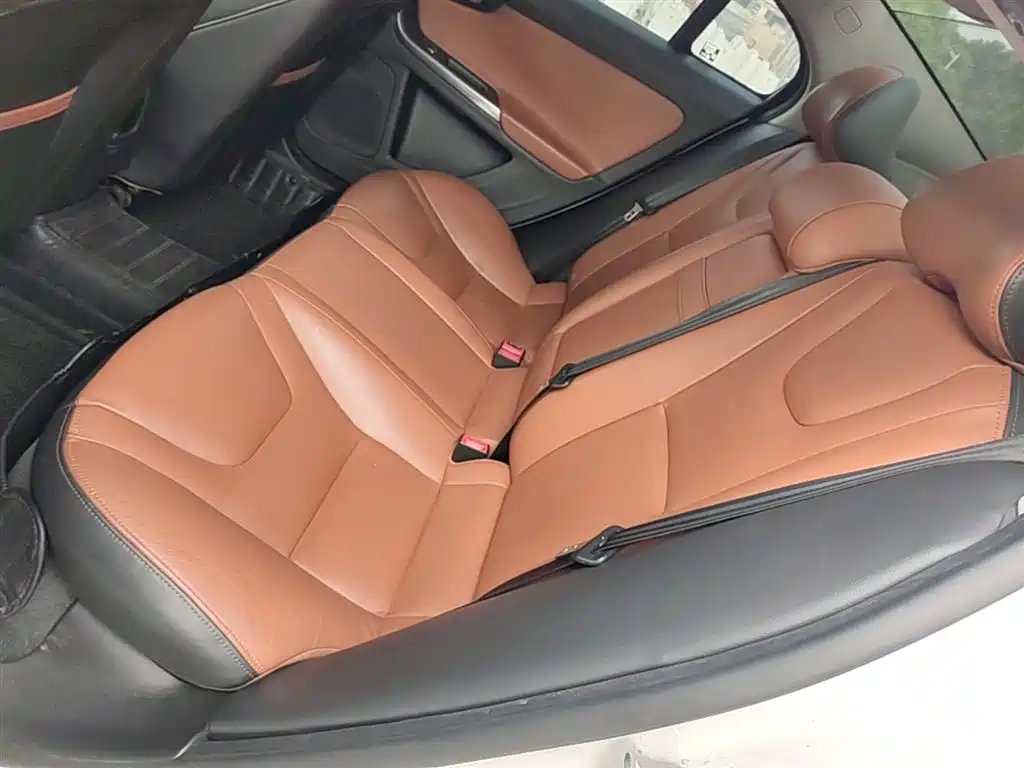 Фото 17 - Volvo S60