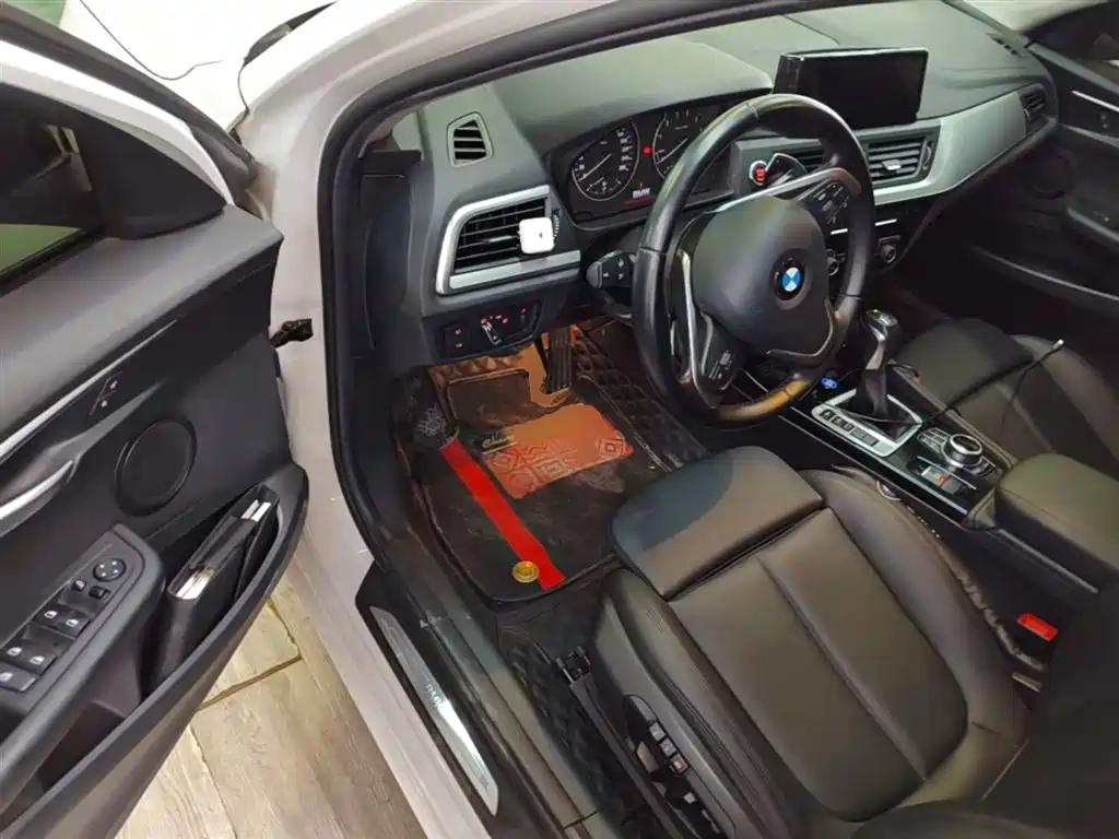 BMW 1 Series 2017 120i Design Package фото 16