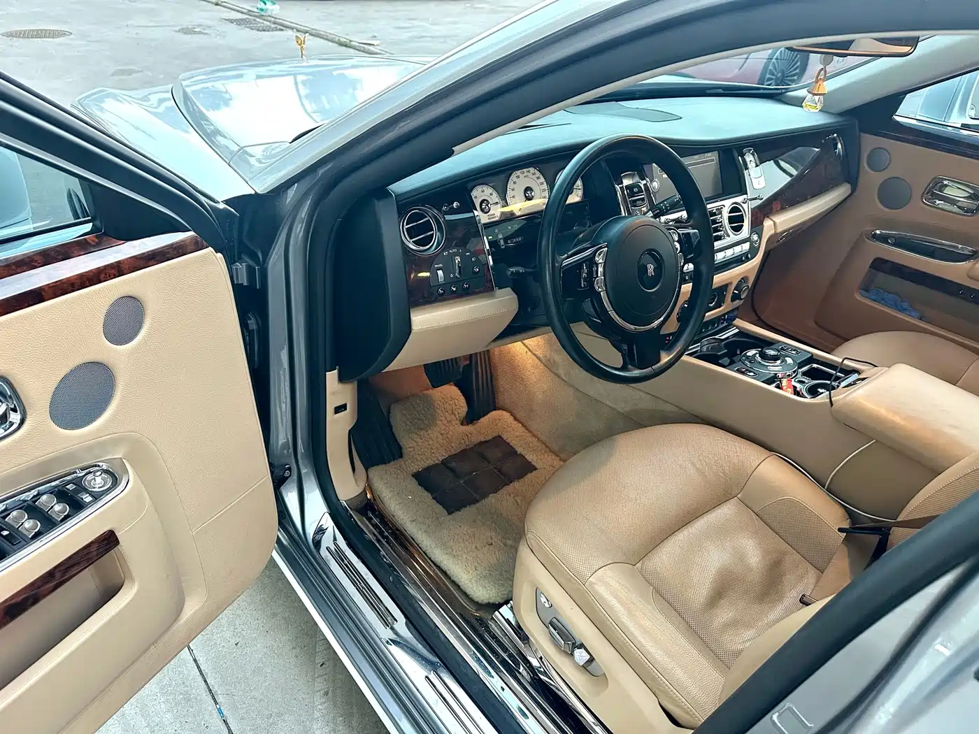 Rolls-Royce Ghost 2011 2010 Model 6.6T Standard