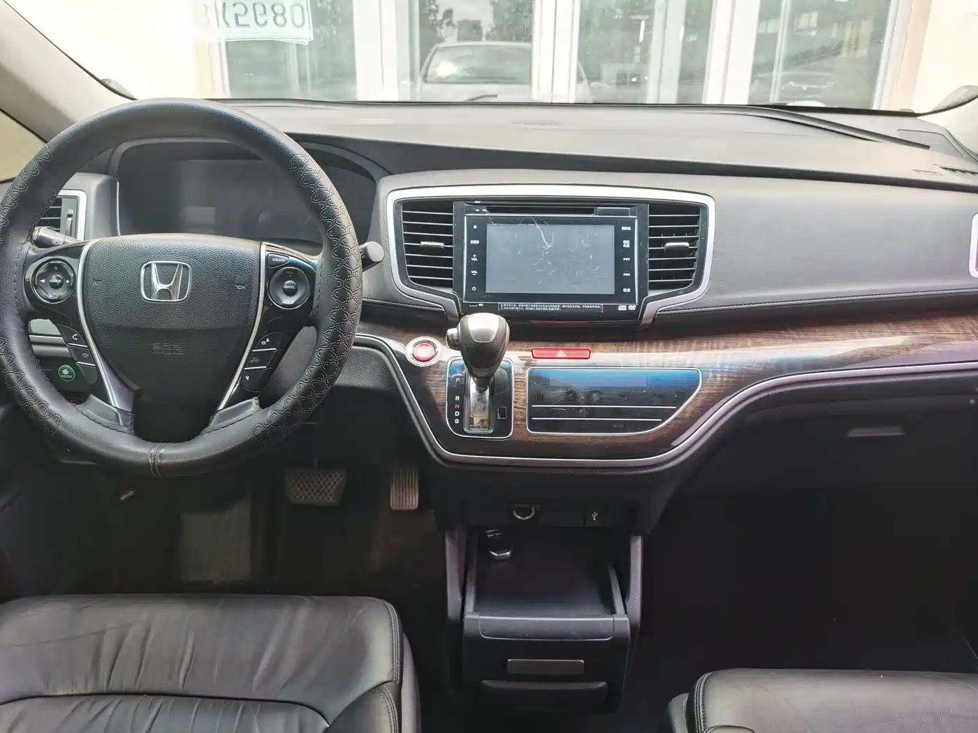 Фото 9 - Honda Odyssey