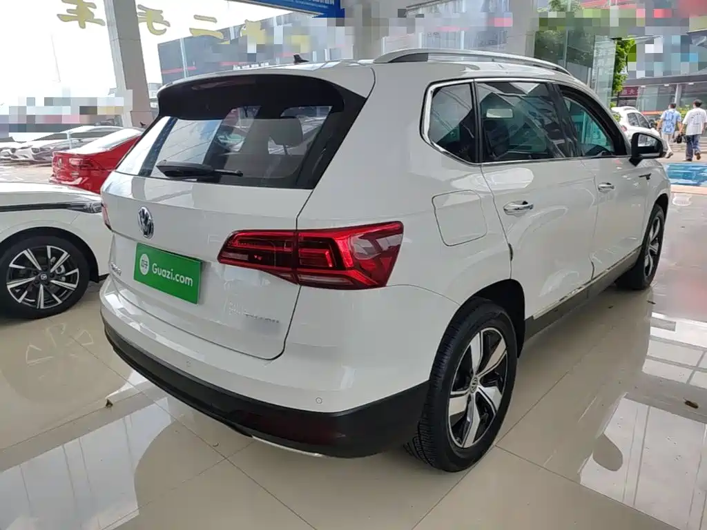 صورة 7 - Volkswagen Tharu