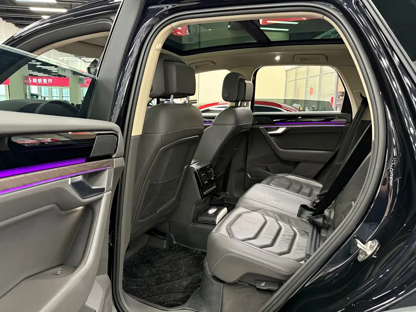 Фото 9 - Volkswagen Touareg