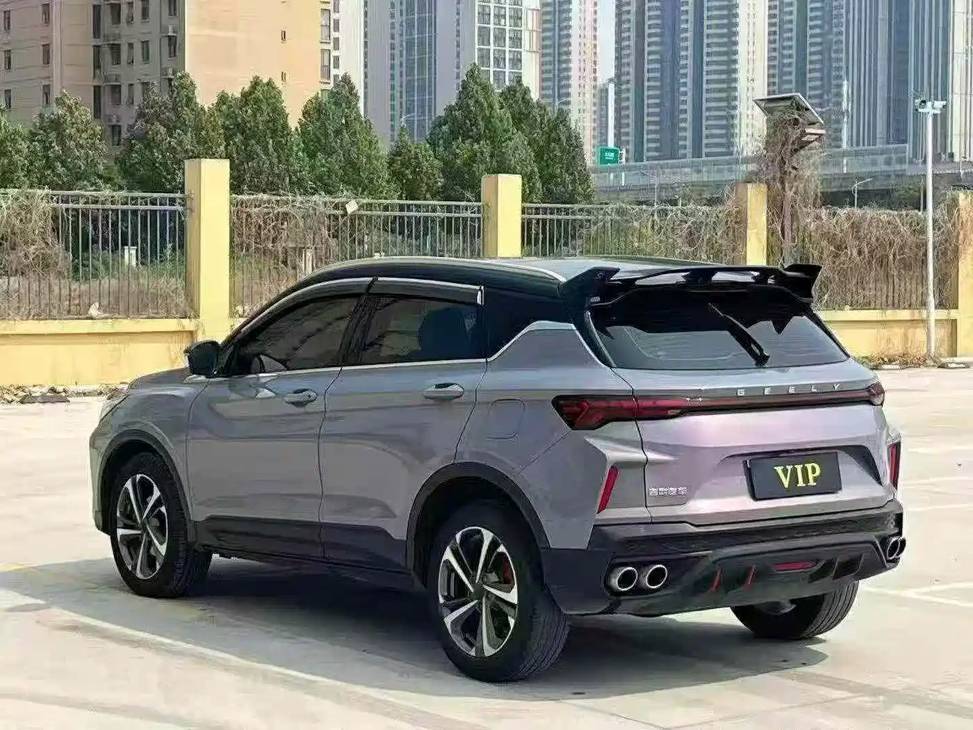 Фото 9 - Geely Binyue